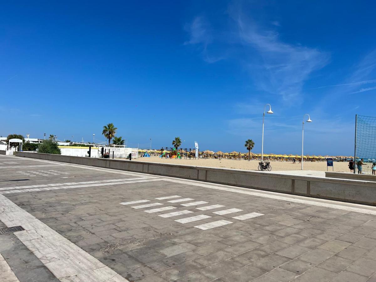 "Casa Incantevole" Fronte Mare Pescara - Appartamento Via Buozzi Eksteriør billede