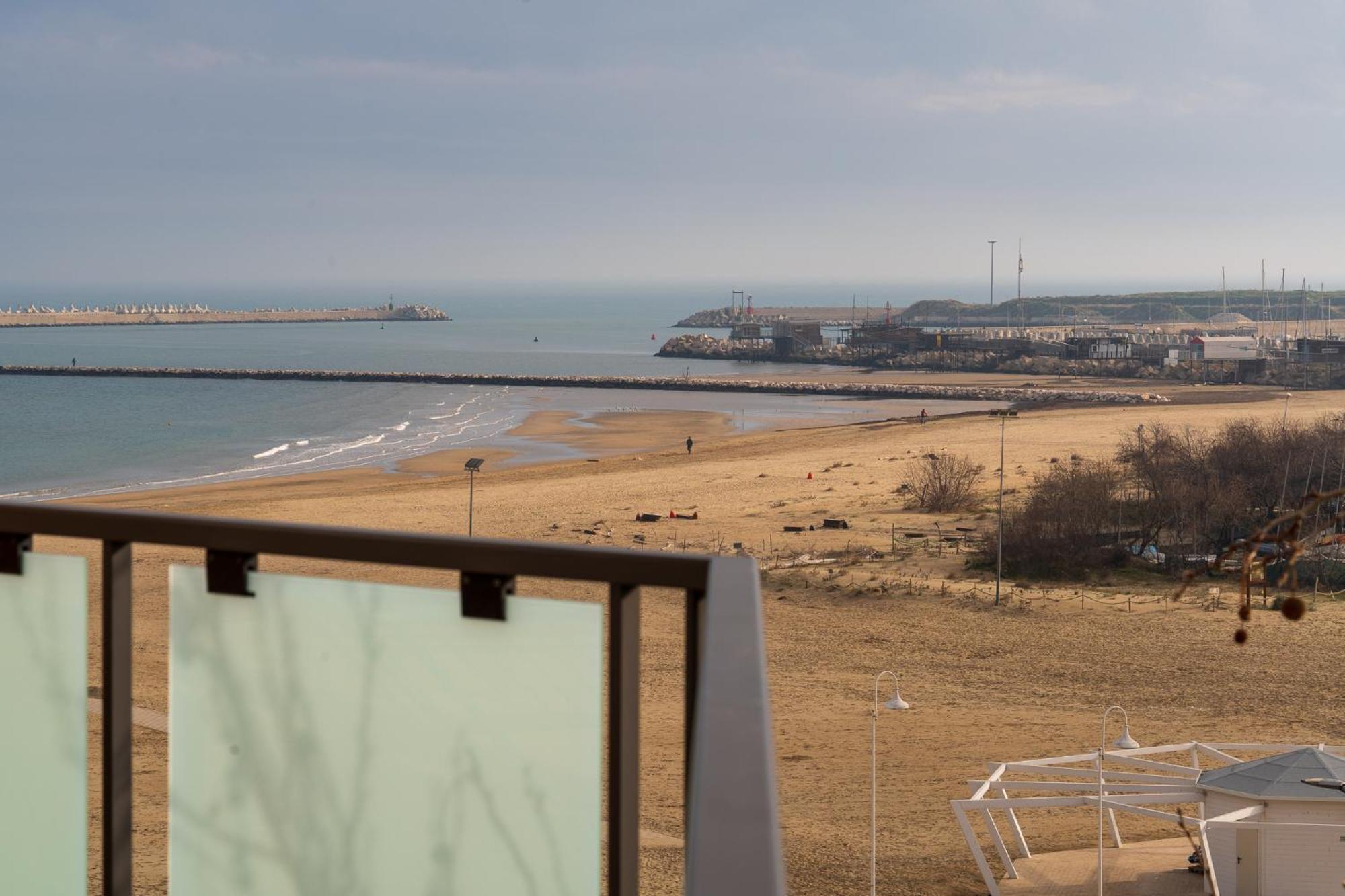"Casa Incantevole" Fronte Mare Pescara - Appartamento Via Buozzi Eksteriør billede